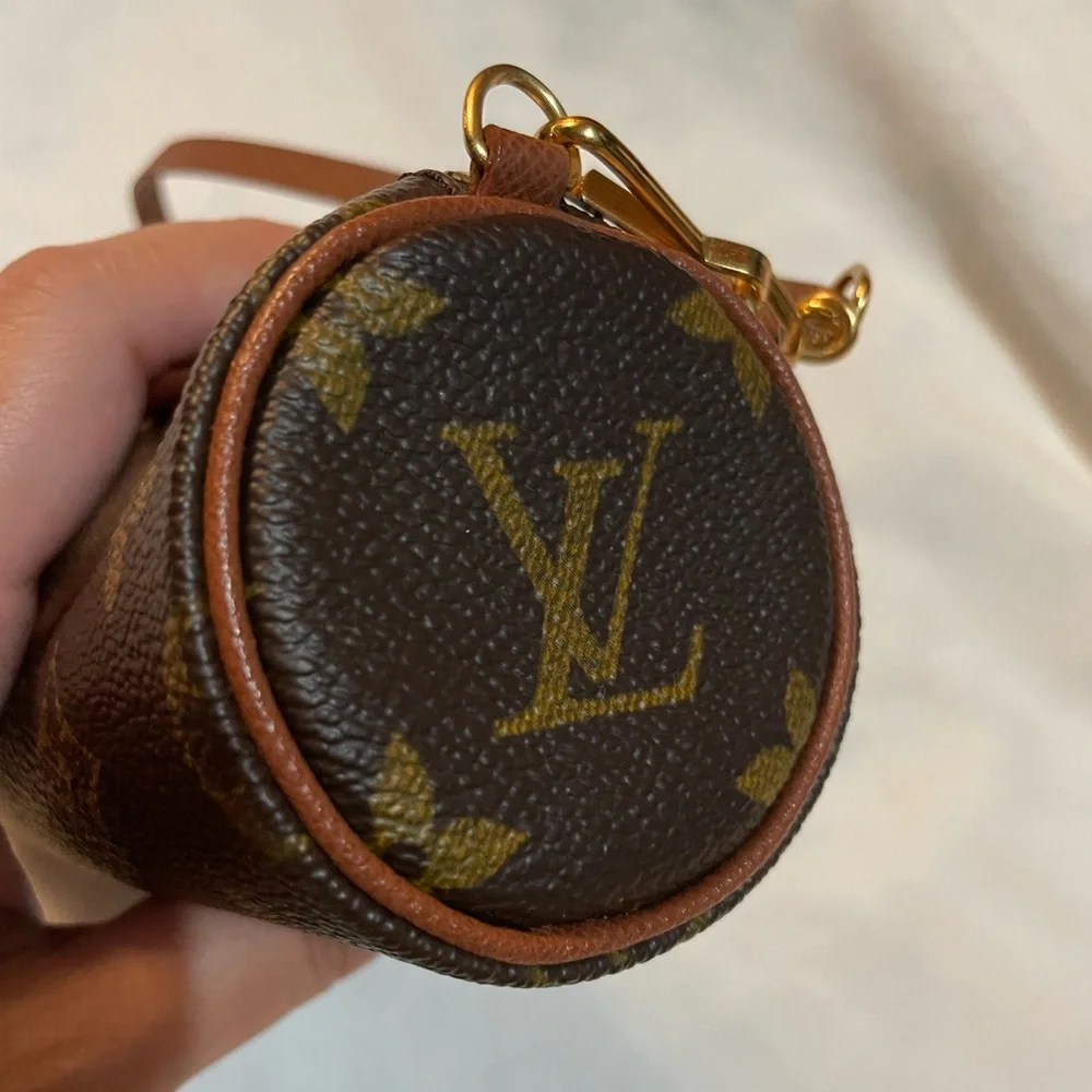 Louis Vuitton Monogram Papillon Pouch 🤎 - Picture 3 of 12